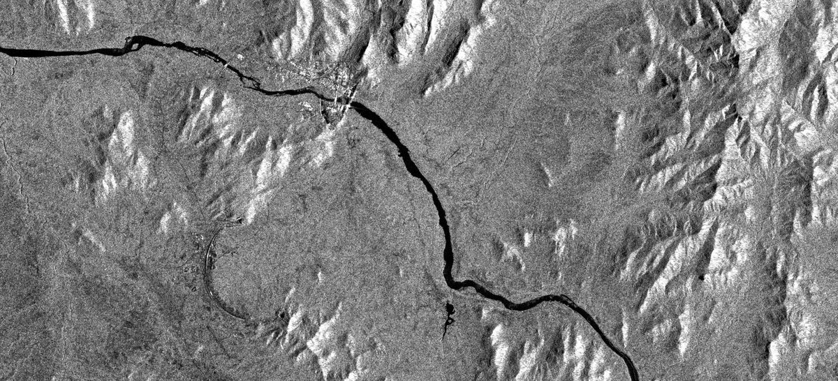 Grand Ethiopian Renaissance Dam: Sentinel-1 satellite images from @esa taken over the dam from 27 June and 9 July shows the increase in water being held back at the dam. This is radar imagery, so the water shows as dark, the land is lighter