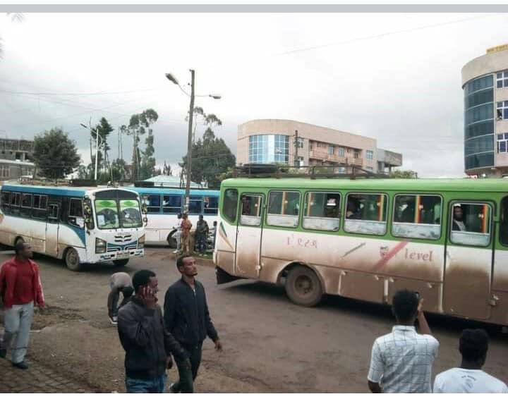 Pictures from Debre Markos yesterday show hundreds of reinforcements allegedly with the Amhara Region Special Police Force moving north to fight against the TDF