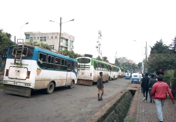 Pictures from Debre Markos yesterday show hundreds of reinforcements allegedly with the Amhara Region Special Police Force moving north to fight against the TDF