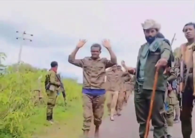 Les forces Fano/Amhara ont capturé 30 soldats ENDF à Gondar après avoir encerclé leur camp et les avoir vaincus